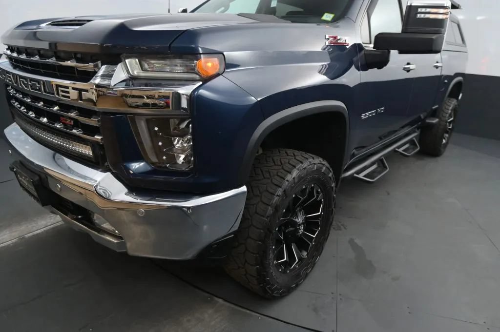 Used 2020 Chevrolet Silverado 2500 LTZ w/ Technology Package AWD/4WD image 12