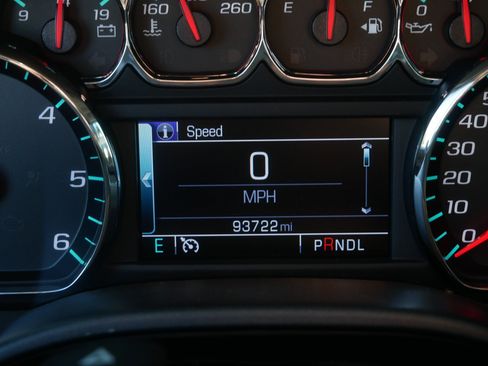Used 2018 Chevrolet Silverado 1500 LT w/ LT Eassist Package AWD/4WD image 35