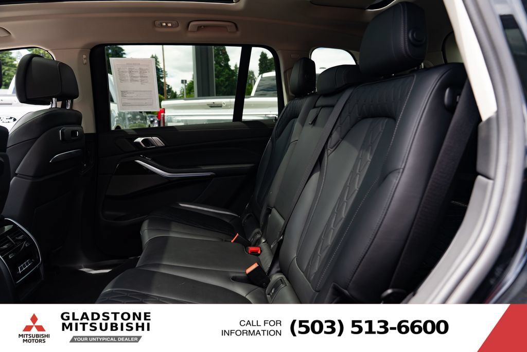 Used 2023 BMW X7 xDrive40i AWD/4WD image 24