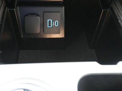 Used 2022 Ford Explorer Platinum w/ Equipment Group 601A AWD/4WD image 14