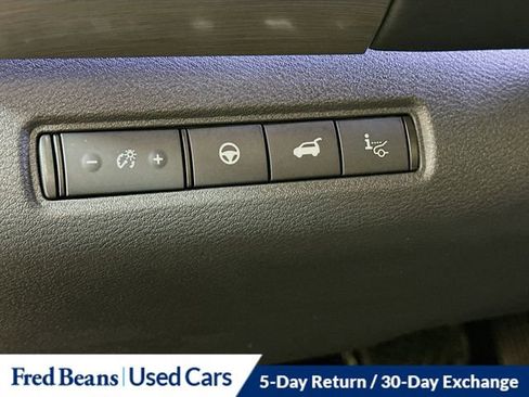 Used 2022 Nissan Pathfinder Platinum w/ Cargo Package image 12