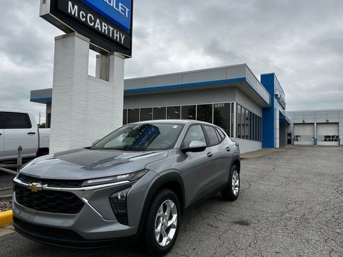 New 2026 Chevrolet Trax LS w/ LS Convenience Package FWD image 1