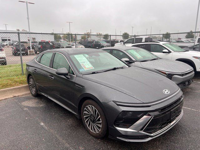 Used 2024 Hyundai Sonata SEL FWD image 1