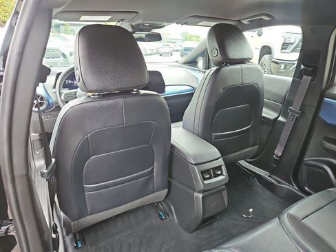 Used 2025 Chevrolet Equinox EV LT FWD image 19