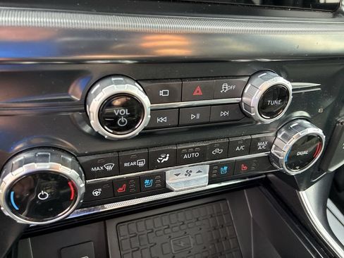 Used 2025 Ford F150 Raptor AWD/4WD image 17