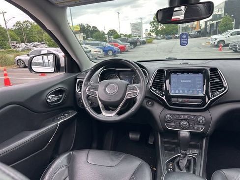 Used 2019 Jeep Cherokee Limited FWD image 24
