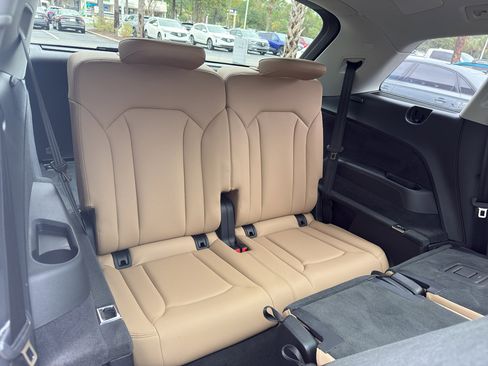 Used 2025 Audi Q7 3.0T Premium Plus w/ Premium Plus Package image 12