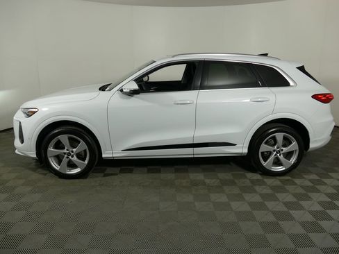 Certified 2025 Audi Q5 Premium Plus w/ Premium Plus AWD/4WD image 6