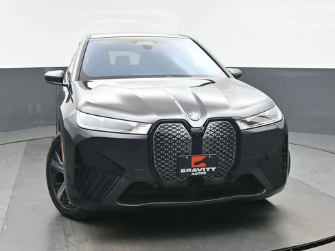 Used 2023 BMW iX xDrive50 w/ Sport Package image 8