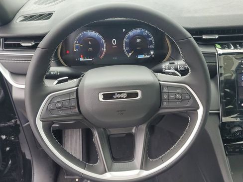 New 2025 Jeep Grand Cherokee Altitude image 29