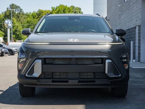 Used 2025 Hyundai Kona SEL AWD/4WD image 3