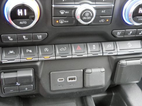 Used 2021 GMC Sierra 1500 SLT w/ SLT Premium Plus Package image 29