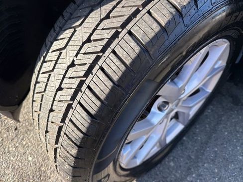 Used 2022 Jeep Grand Cherokee Limited image 7