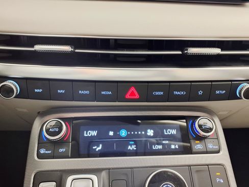 Certified 2025 Hyundai Palisade Calligraphy FWD image 20
