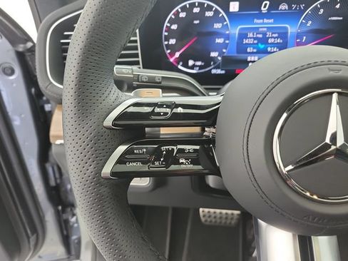 Used 2025 Mercedes-Benz GLS 450 4MATIC image 25