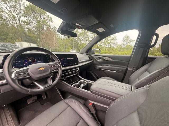 Used 2026 Chevrolet Traverse LT FWD image 17