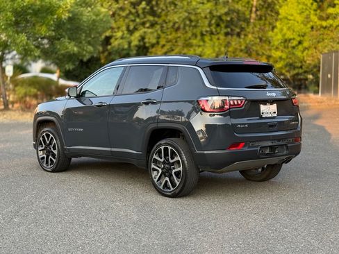 Used 2018 Jeep Compass Limited w/ Navigation Group AWD/4WD image 6
