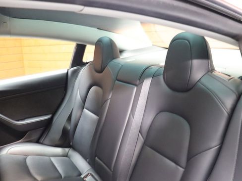 Used 2023 Tesla Model 3 Standard Range image 31