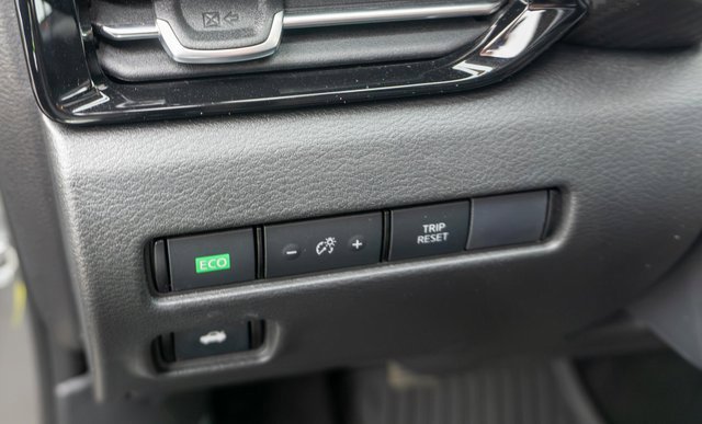 Certified 2023 Nissan Sentra SR FWD image 20