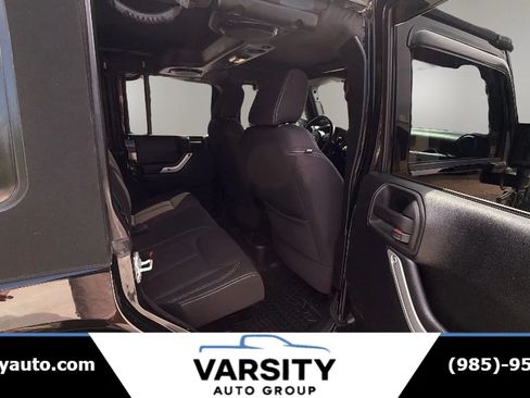 Used 2013 Jeep Wrangler Unlimited Sahara w/ Connectivity Group AWD/4WD image 16