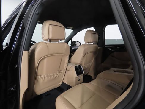 Certified 2026 Porsche Macan AWD/4WD image 45