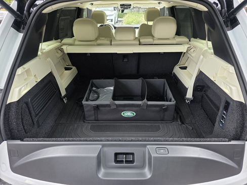 New 2026 Land Rover Range Rover Long Wheelbase SE AWD/4WD image 15