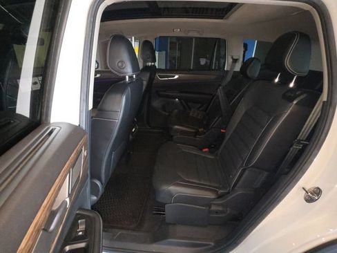 Used 2024 Volkswagen Atlas SEL AWD/4WD image 23