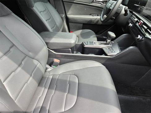 New 2026 Kia Sportage SX image 10
