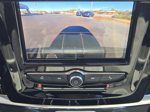 Used 2021 Chevrolet Traverse LS image 15