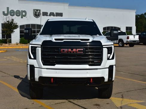Used 2025 GMC Sierra 2500 AT4 AWD/4WD image 2