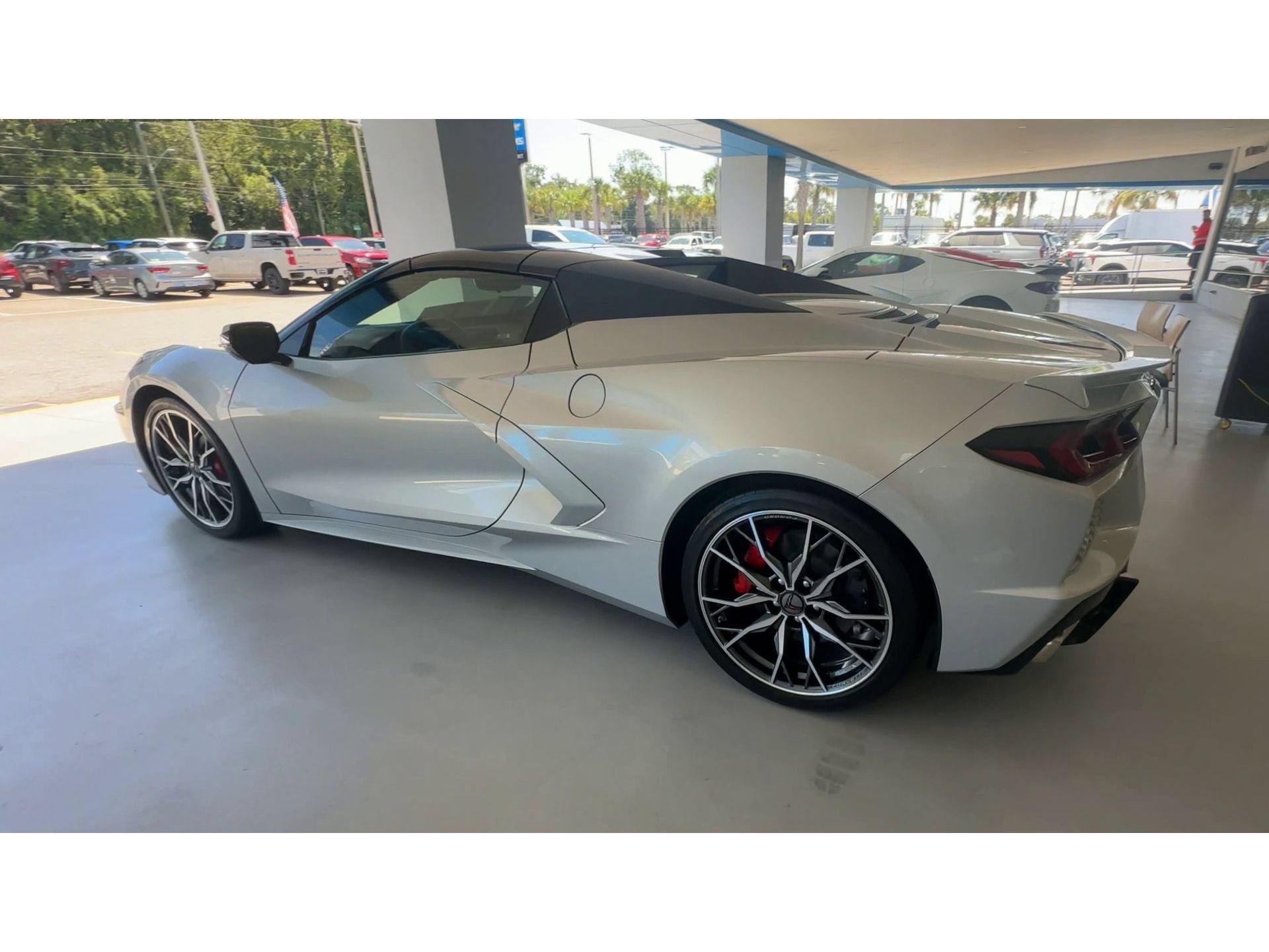 Used 2024 Chevrolet Corvette Stingray Premium Conv w/ Battery Protection Package RWD image 4