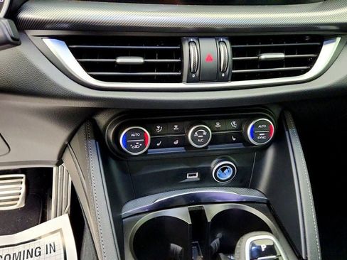 Used 2023 Alfa Romeo Stelvio Veloce AWD/4WD image 18