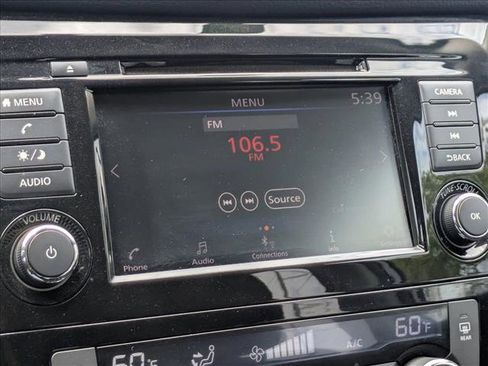 Used 2018 Nissan Rogue SV FWD image 8