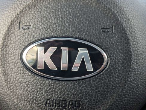 Used 2016 Kia Soul + w/ Tarmac Special Edition FWD image 36