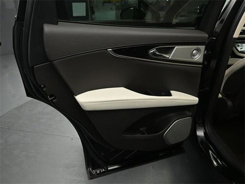 Certified 2022 Lincoln Nautilus Black Label w/ Class II Trailer Tow Package image 23