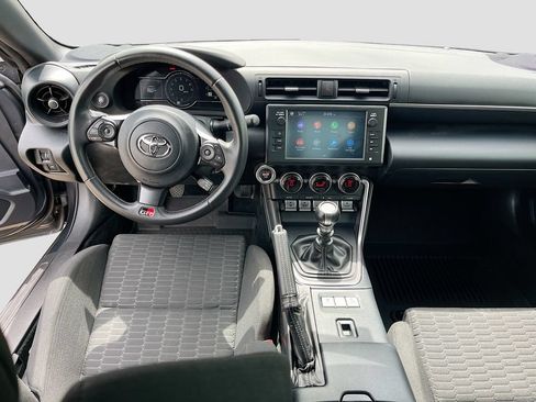 Used 2025 Toyota GR86 w/ ALL Weather Mat Package (TMS) RWD image 20