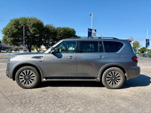 Used 2022 Nissan Armada SL w/ Midnight Edition Package RWD image 5