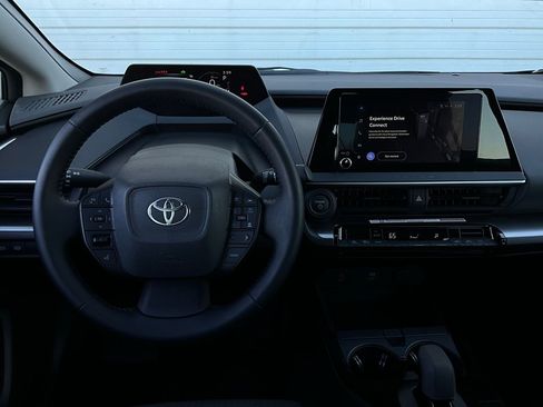 Used 2025 Toyota Prius LE image 12