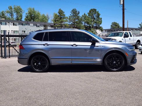 Certified 2022 Volkswagen Tiguan SE R-Line FWD image 4