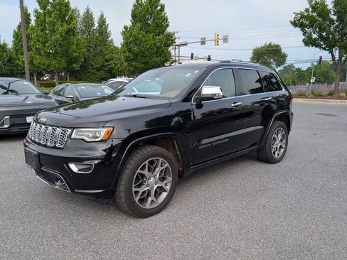 Used 2020 Jeep Grand Cherokee Overland AWD/4WD image 7
