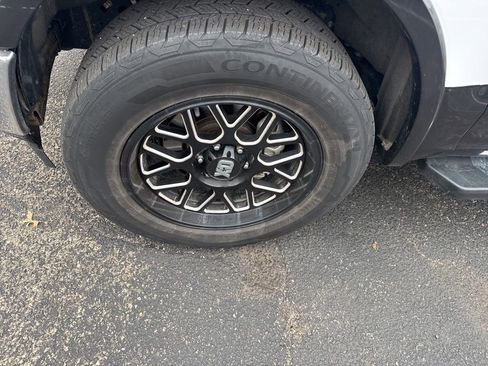 Used 2018 Ford F150 Lariat image 13