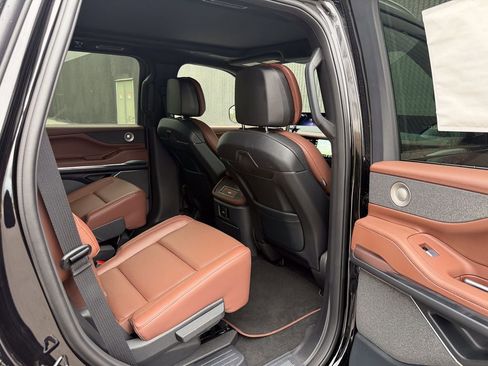 New 2026 Lincoln Navigator Reserve image 23