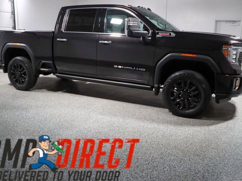 Used 2022 GMC Sierra 2500 Denali w/ Denali Black Diamond Edition AWD/4WD image 6