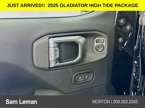 New 2025 Jeep Gladiator High Tide image 17