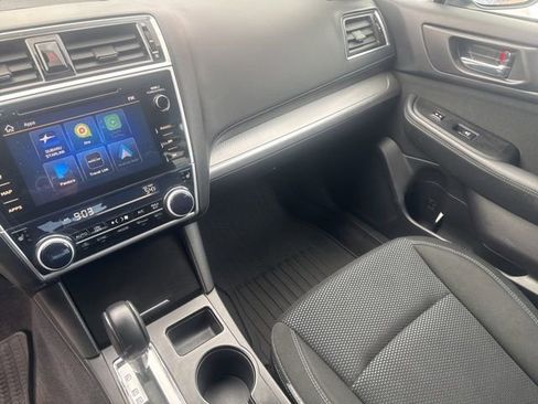 Used 2019 Subaru Outback 2.5i Premium image 12