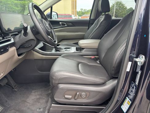 Used 2026 Kia Carnival FWD image 28