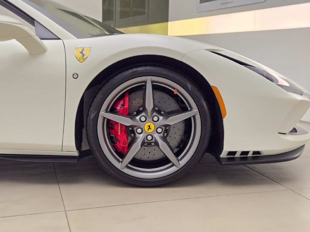 Used 2022 Ferrari F8 Tributo RWD image 7