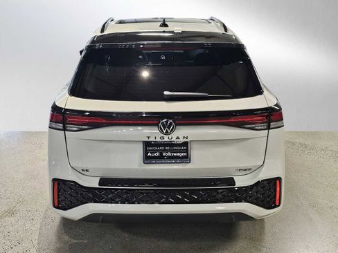 New 2026 Volkswagen Tiguan SE R-Line image 4