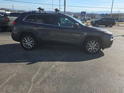 Used 2016 Jeep Cherokee Limited image 8