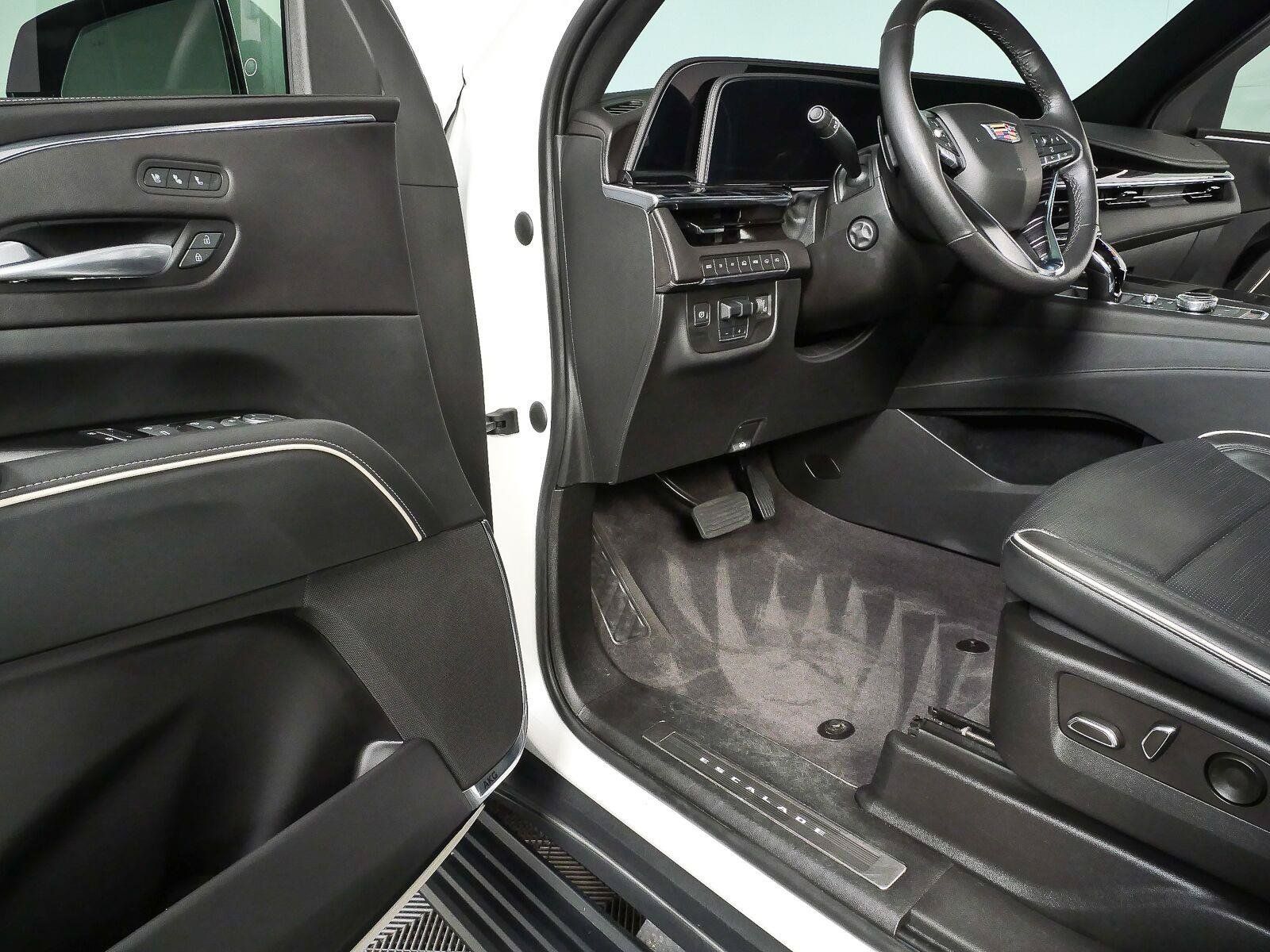 Used 2023 Cadillac Escalade Sport w/ Touring Package AWD/4WD image 8